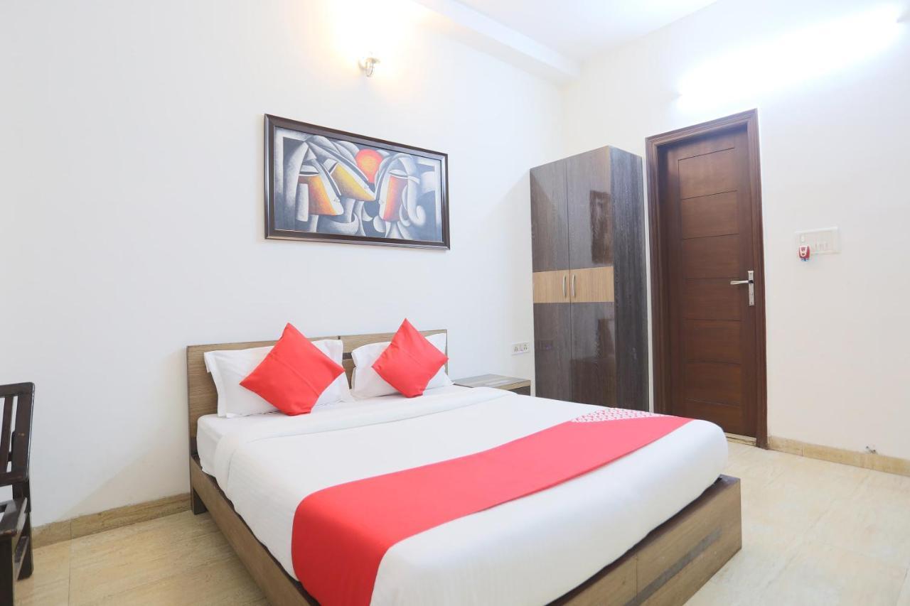 Oyo 72519 Meera Bhawan Hotel Vrindāvan Esterno foto