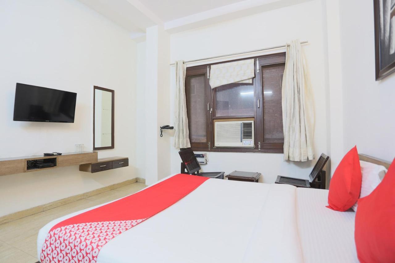 Oyo 72519 Meera Bhawan Hotel Vrindāvan Esterno foto